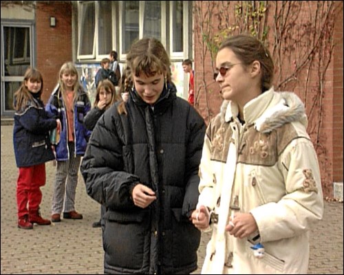 In der Pause bleiben Conny und Daniela meist noch unter sich