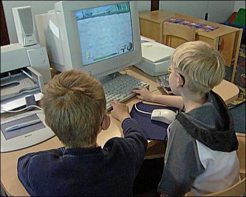 20 Minuten pro Tag darf jedes Kind im Kindergarten an den Computer, die restliche Zeit muss es sich mit anderen Dingen beschäftigen