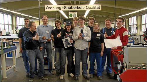 Schüler des Pirckheimer-Gymnasiums beim Partnerunternehmen Federal Mogul