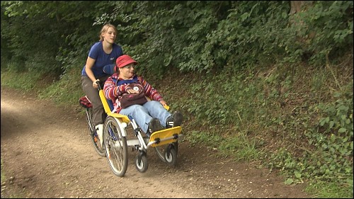 Mit den selbstgebauten Rollfietsen auf Erkundungstour