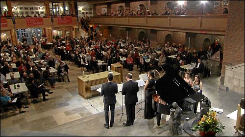 Eintritt frei - Spenden erbeten! Die Benefizkonzerte sind ein wichtiger Baustein zur Finanzierung der Vesperkirche.