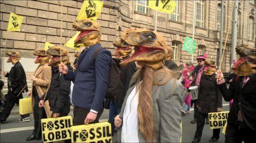 Extinction Rebellion fordert den sofortigen Ausstieg aus den fossilen Energien