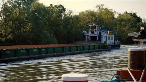 Der Verkehr auf dem Main-Donau-Kanal ist eher überschaubar und mit den großen Binnenschifffahrtswegen beispielsweise auf dem Rhein nicht zu vergleichen.