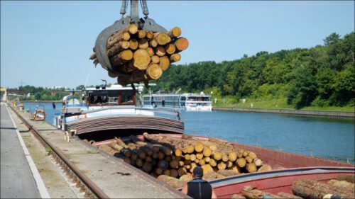 Die Binnenschifffahrt steht vor großen Herausforderungen und muss sich erneuern um zu überleben.