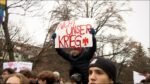 Im Cramer-Klett-Park treffen sich Schüler:innen aus Nürnberger Schulen, um gegen die Wiedereinführung der Wehrpflicht zu demonstrieren Im Cramer-Klett-Park treffen sich Schüler:innen aus Nürnberger Schulen, um gegen die Wiedereinführung der Wehrpflicht zu demonstrieren